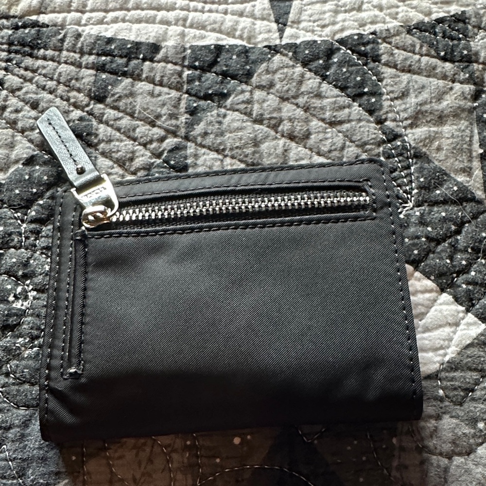 TUMI Compact Wallet - Picture 5 of 5